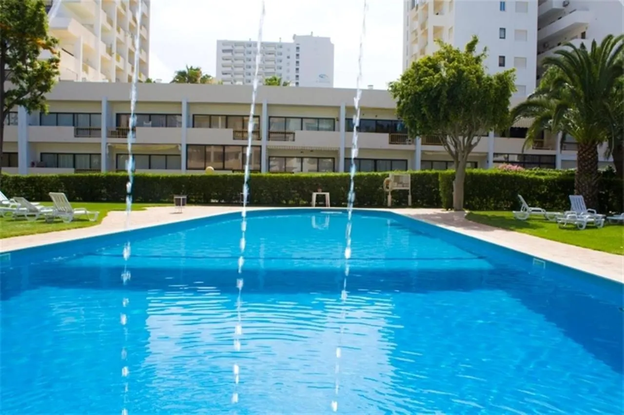 Charming Apartment In Portimao With Pool